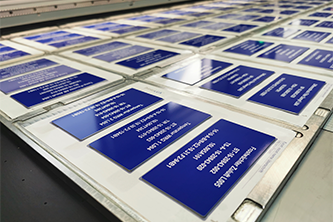 Full-surface machine labels